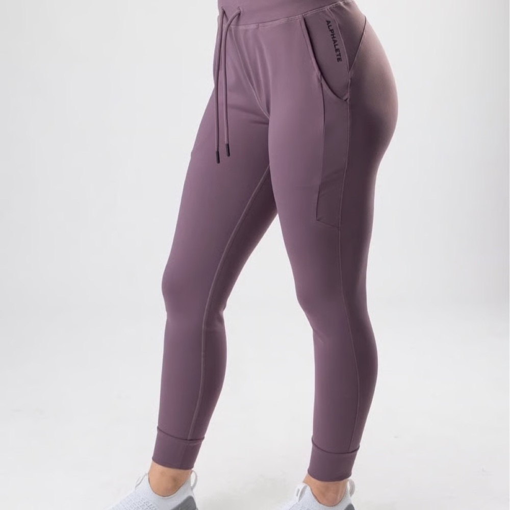 Alphalete Premium V2 Jogger